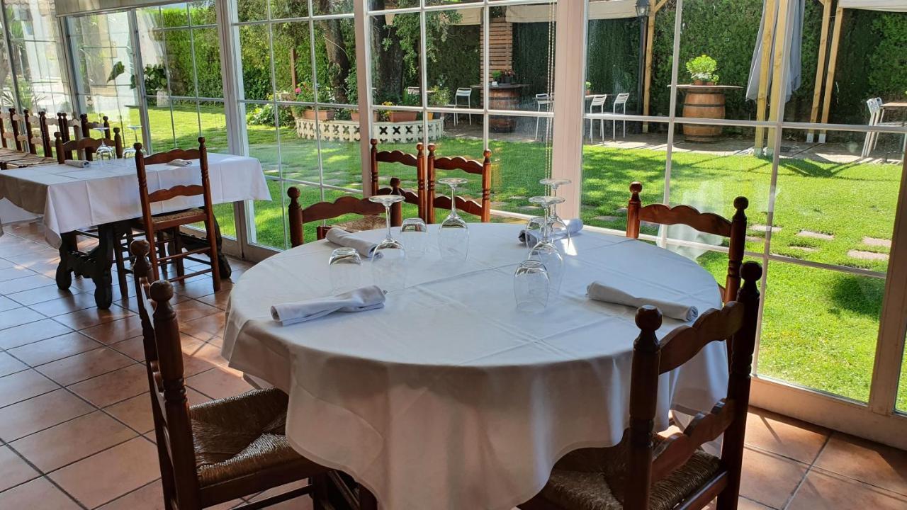 Hotel Restaurant El Bosc Banyeres del Penedes Екстериор снимка