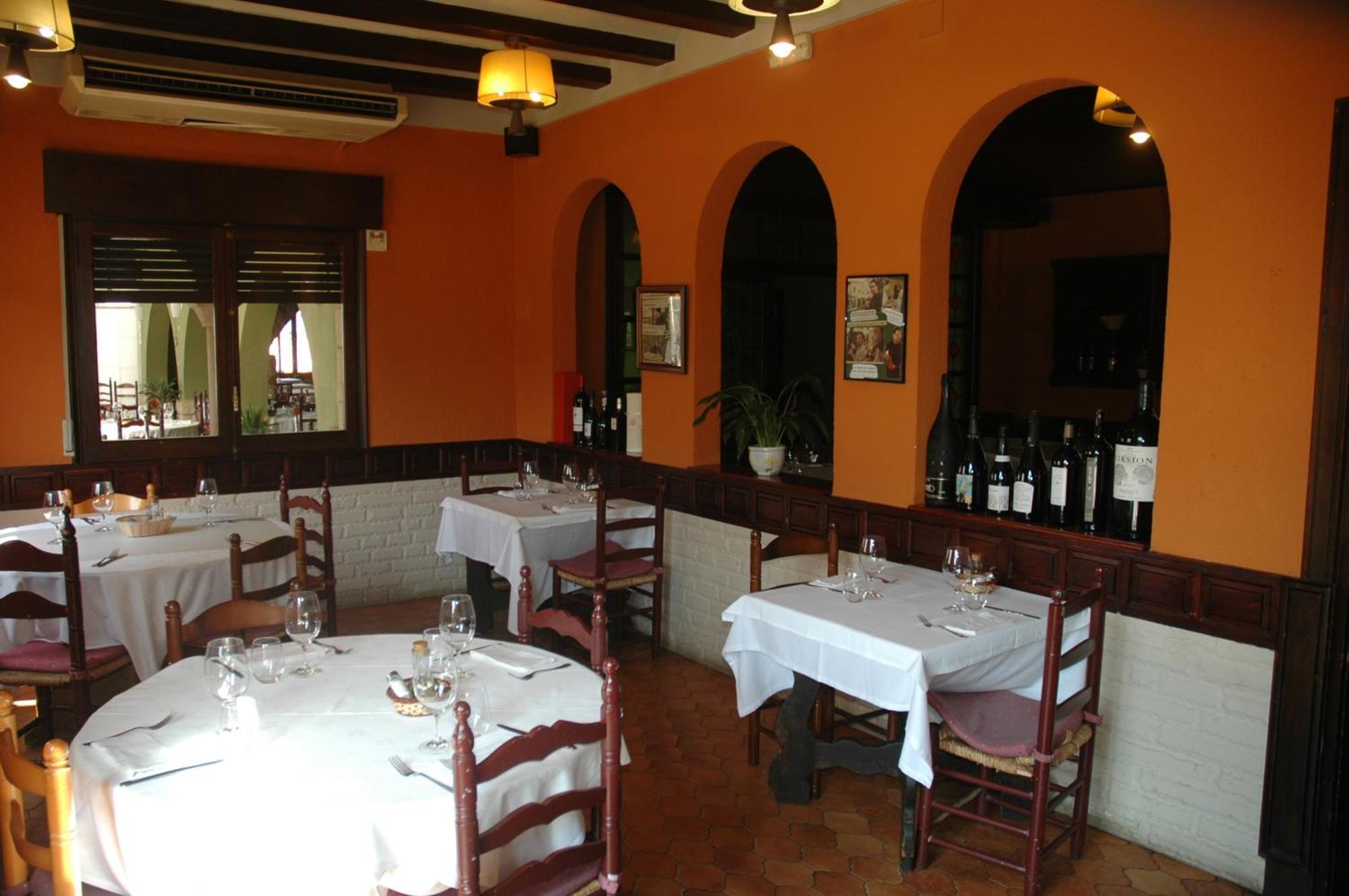 Hotel Restaurant El Bosc Banyeres del Penedes Екстериор снимка