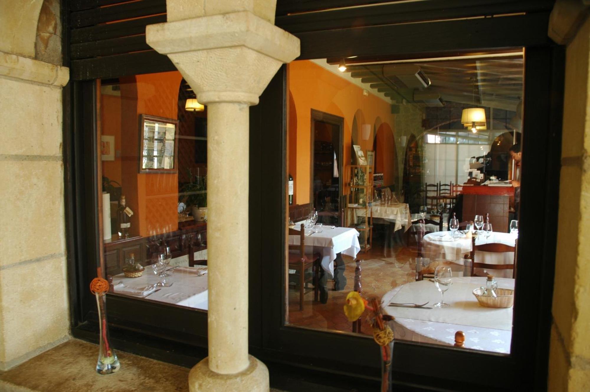 Hotel Restaurant El Bosc Banyeres del Penedes Екстериор снимка
