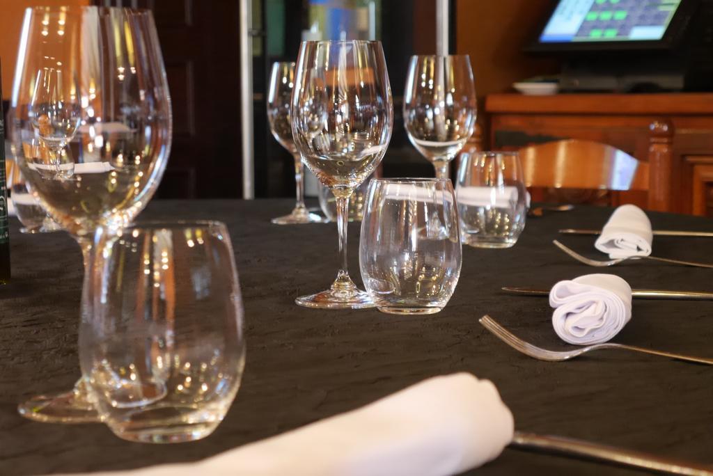 Hotel Restaurant El Bosc Banyeres del Penedes Екстериор снимка