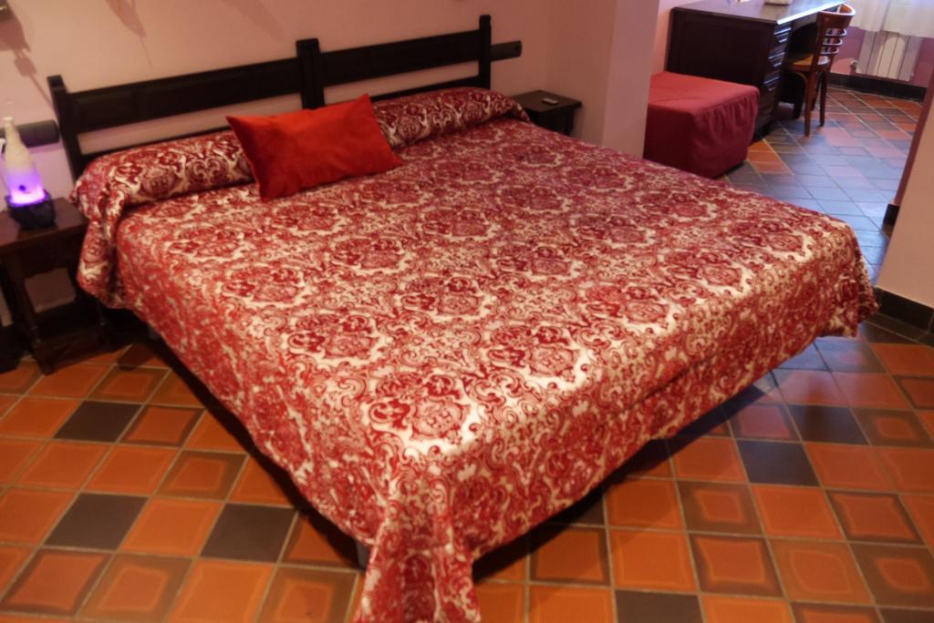 Hotel Restaurant El Bosc Banyeres del Penedes Екстериор снимка