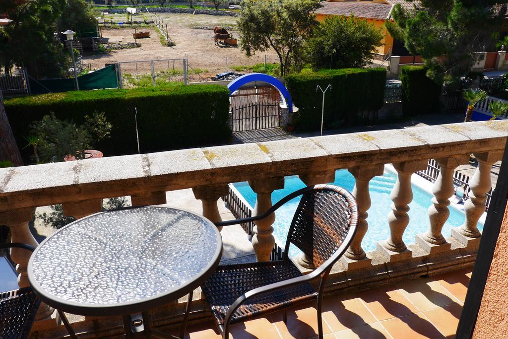 Hotel Restaurant El Bosc Banyeres del Penedes Екстериор снимка