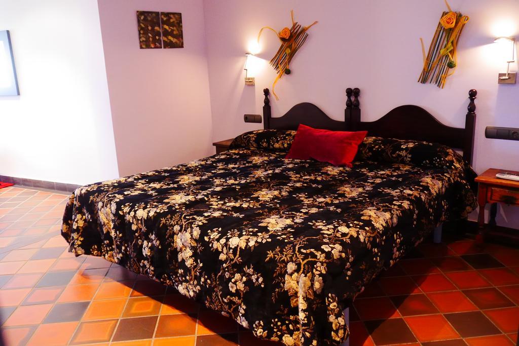 Hotel Restaurant El Bosc Banyeres del Penedes Екстериор снимка