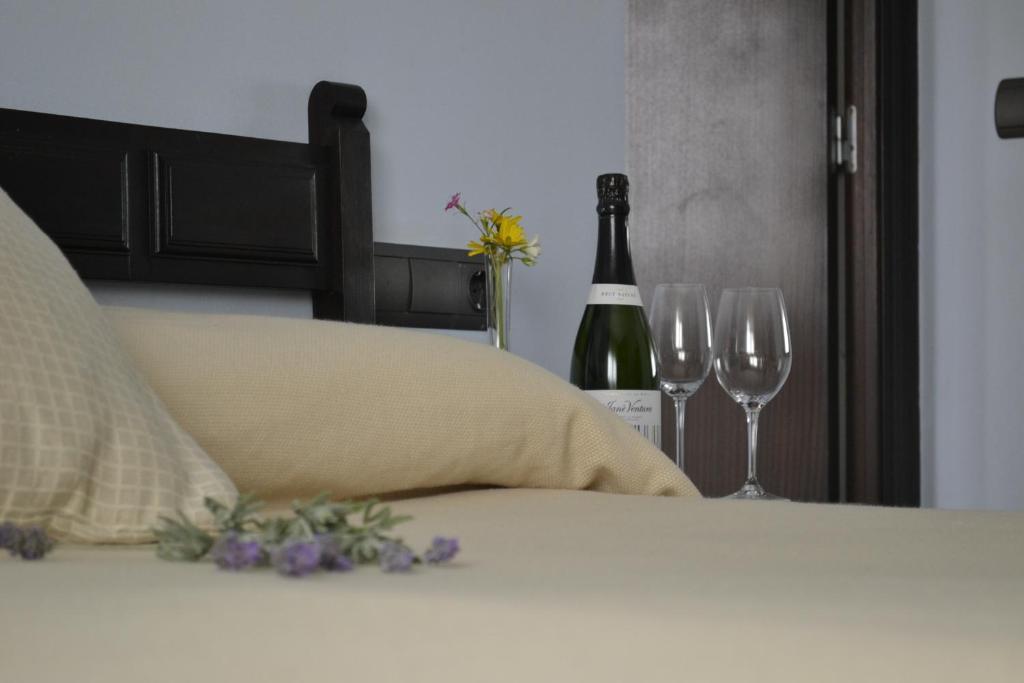 Hotel Restaurant El Bosc Banyeres del Penedes Стая снимка